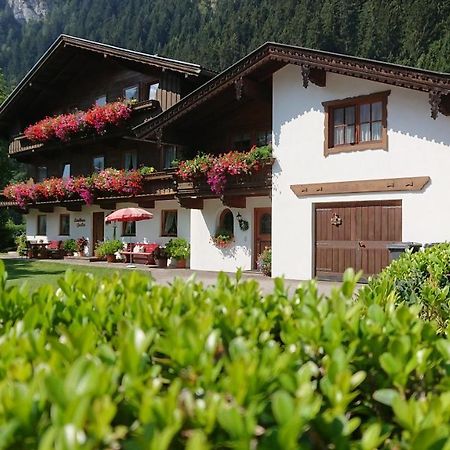 Landhaus Gredler Mayrhofen Eksteriør billede