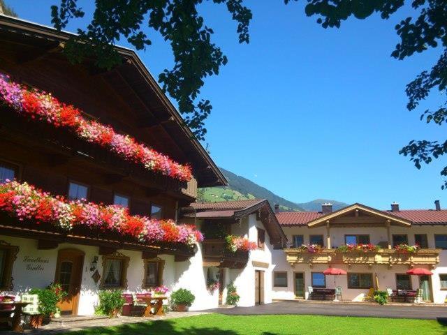 Landhaus Gredler Mayrhofen Eksteriør billede