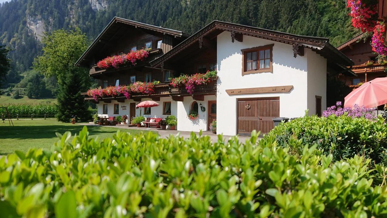 Landhaus Gredler Mayrhofen Eksteriør billede