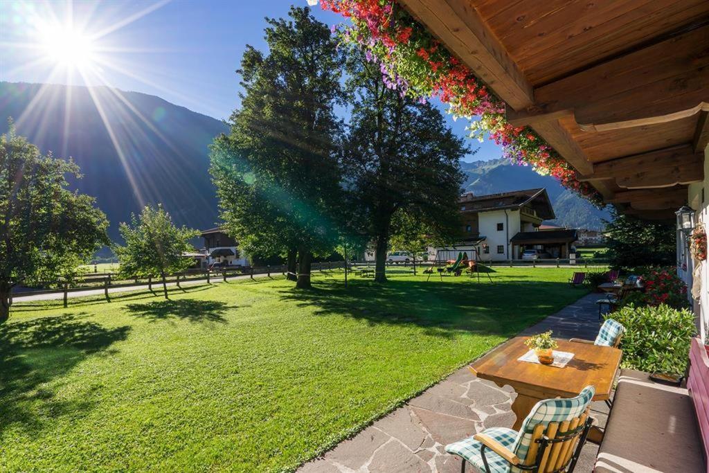 Landhaus Gredler Mayrhofen Eksteriør billede